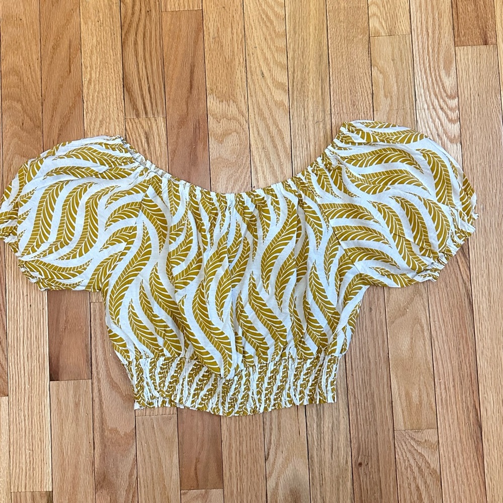 Simple Yellow Leaf Pattern Crop Top